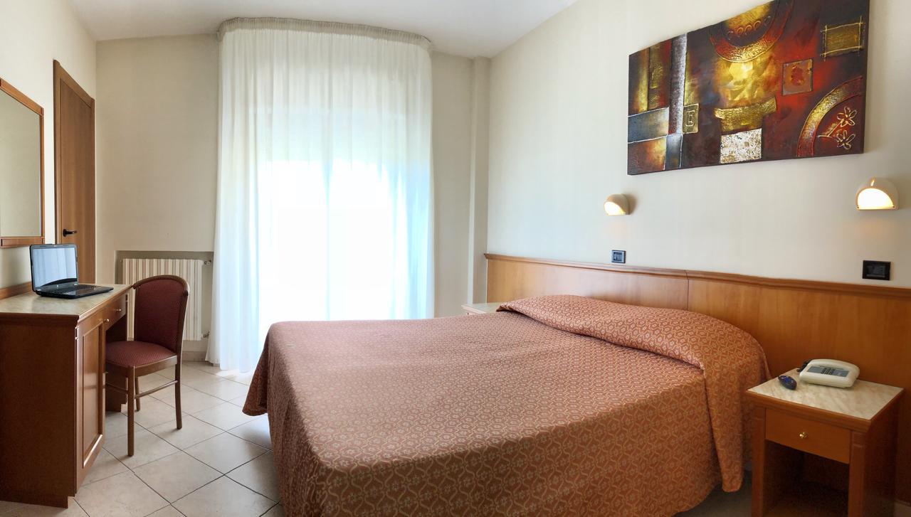Hotel Sollievo - San Gennaro San Giovanni Rotondo Bagian luar foto