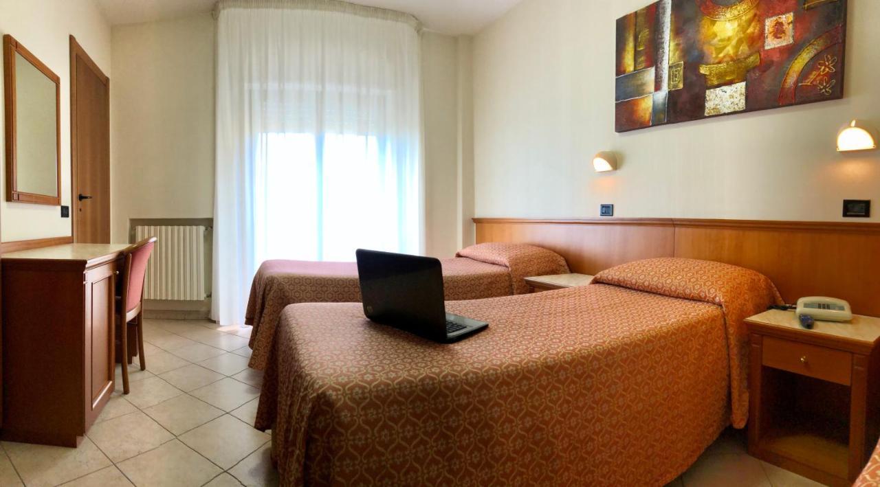 Hotel Sollievo - San Gennaro San Giovanni Rotondo Bagian luar foto